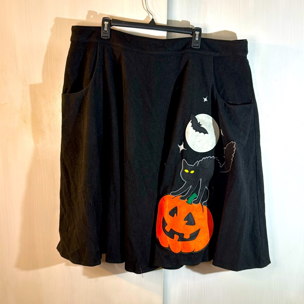 Unique Vintage 3X Scaredy Cat Skirt
